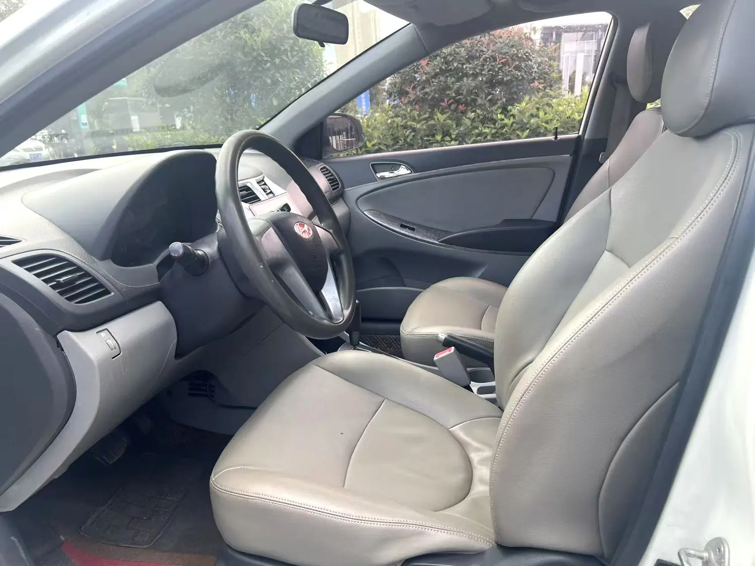 2015 Hyundai Accent - Main View