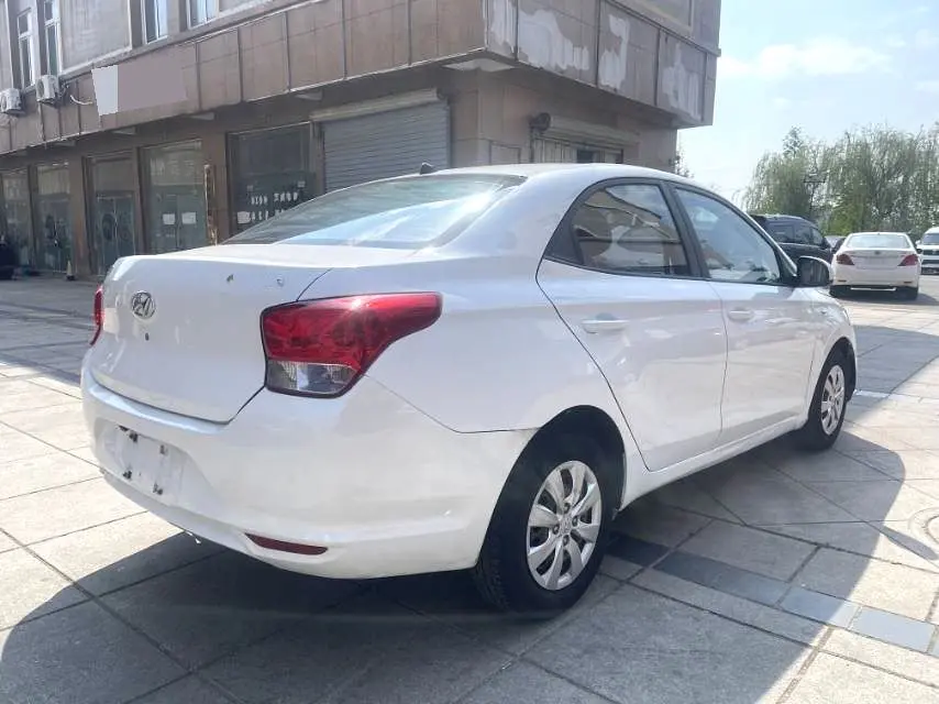 2017 Hyundai Accent - Main View
