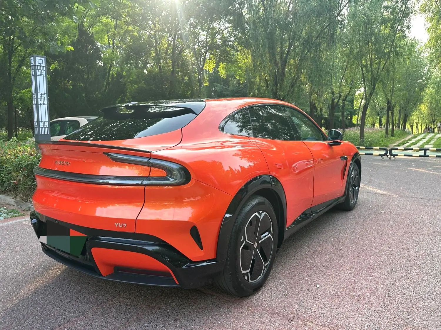 2025 Xiaomi YU7 - Main View