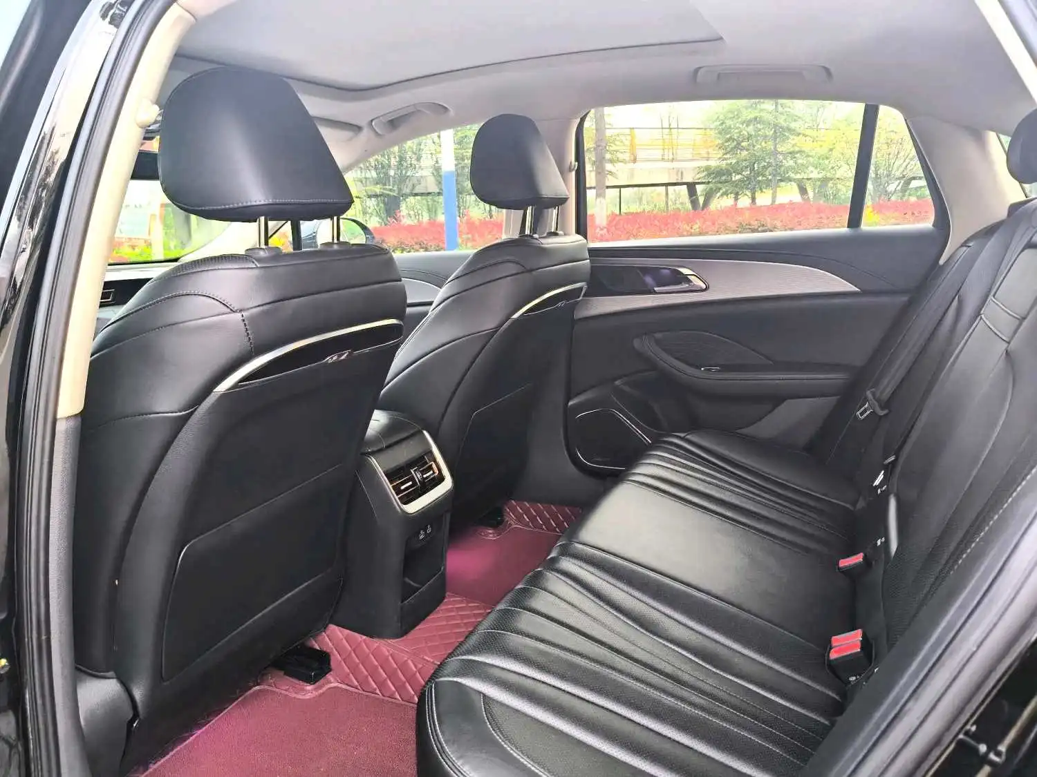 2023 Hongqi H5 - Main View