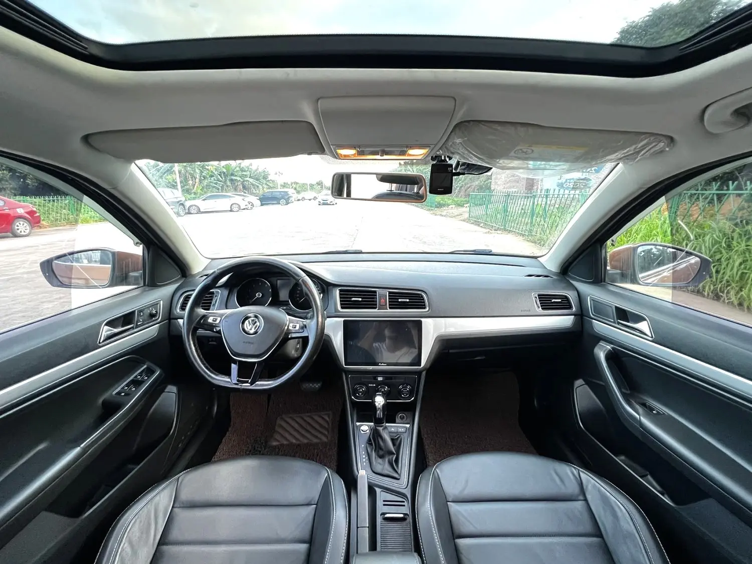 2017 VW Lavida - Main View