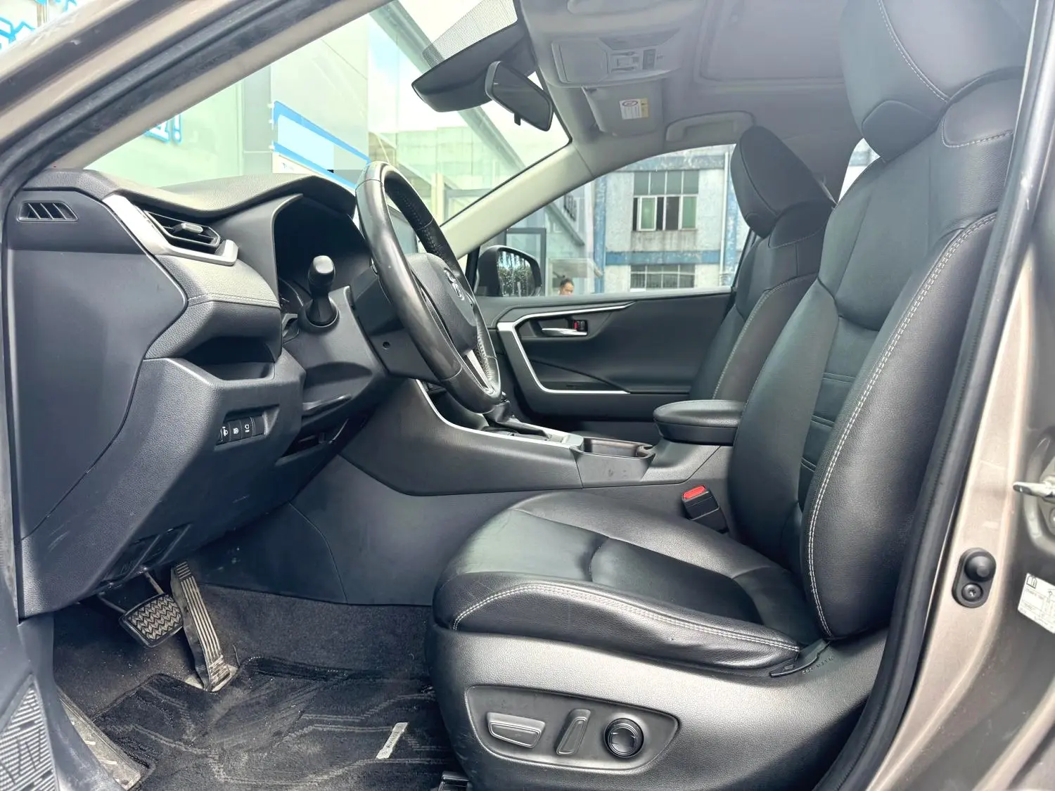 2021 Toyota RAV4 - Main View