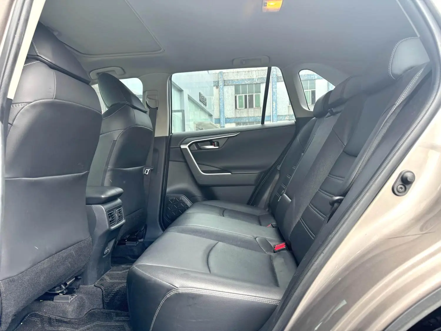 2021 Toyota RAV4 - Main View