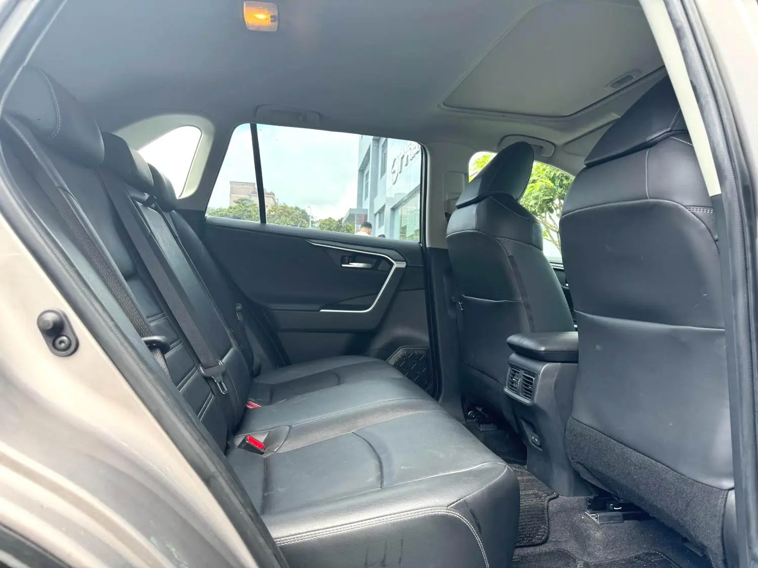 2021 Toyota RAV4 - Main View