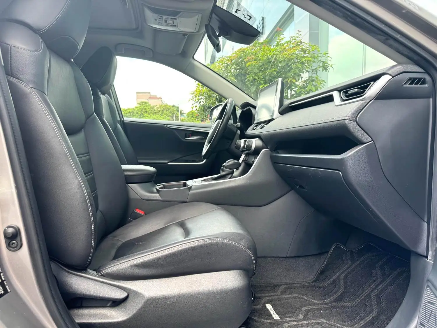 2021 Toyota RAV4 - Main View