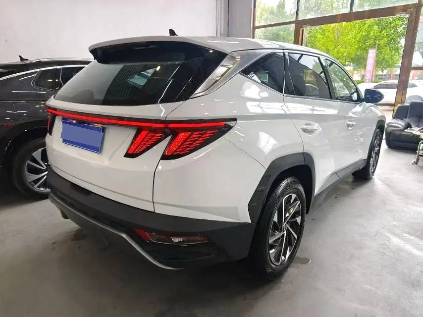 2022 Hyundai Tucson L - Main View