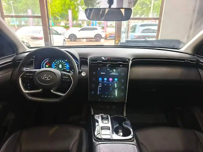 2022 Hyundai Tucson L - Main View