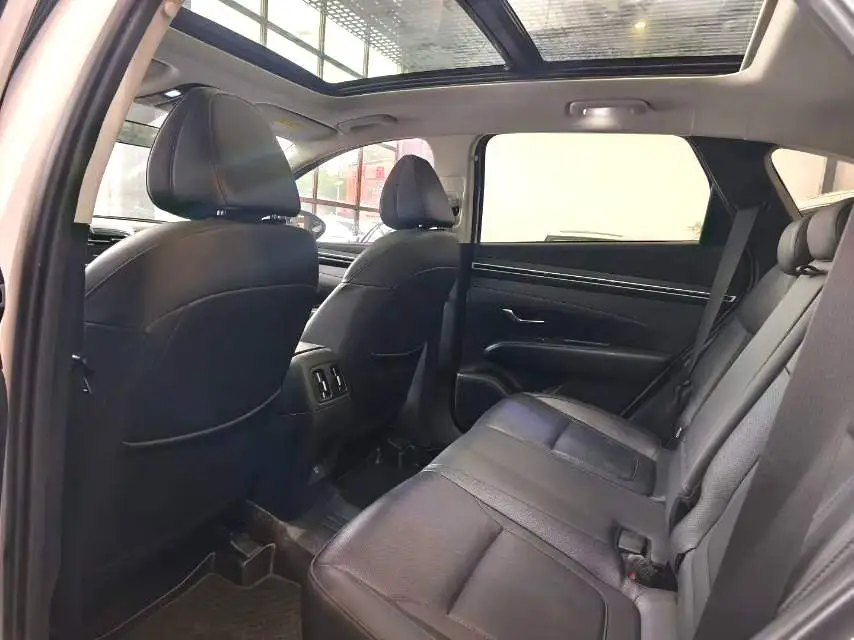 2022 Hyundai Tucson L - Main View