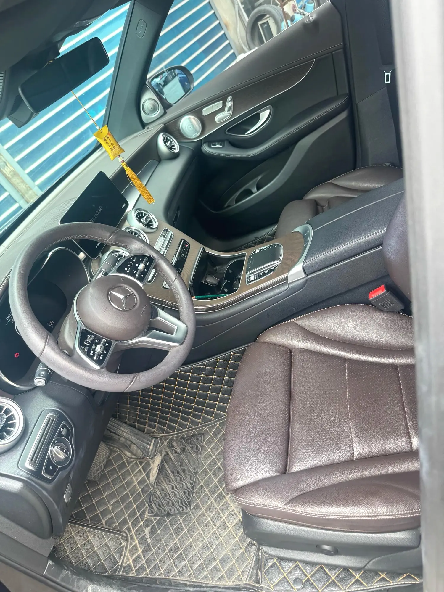 2022 Benz GLC 300L - Main View