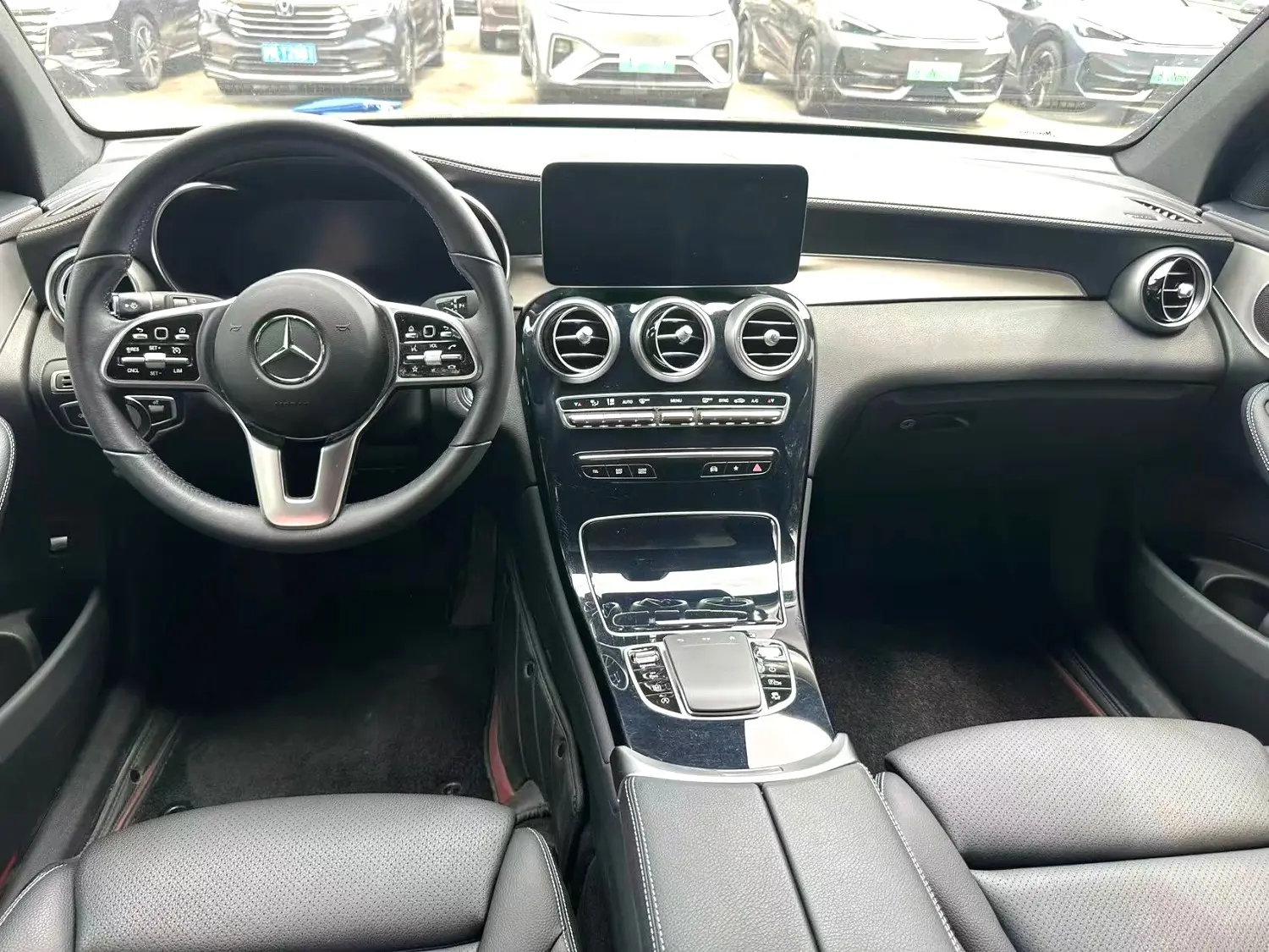 2022 Benz GLC 260L - Main View