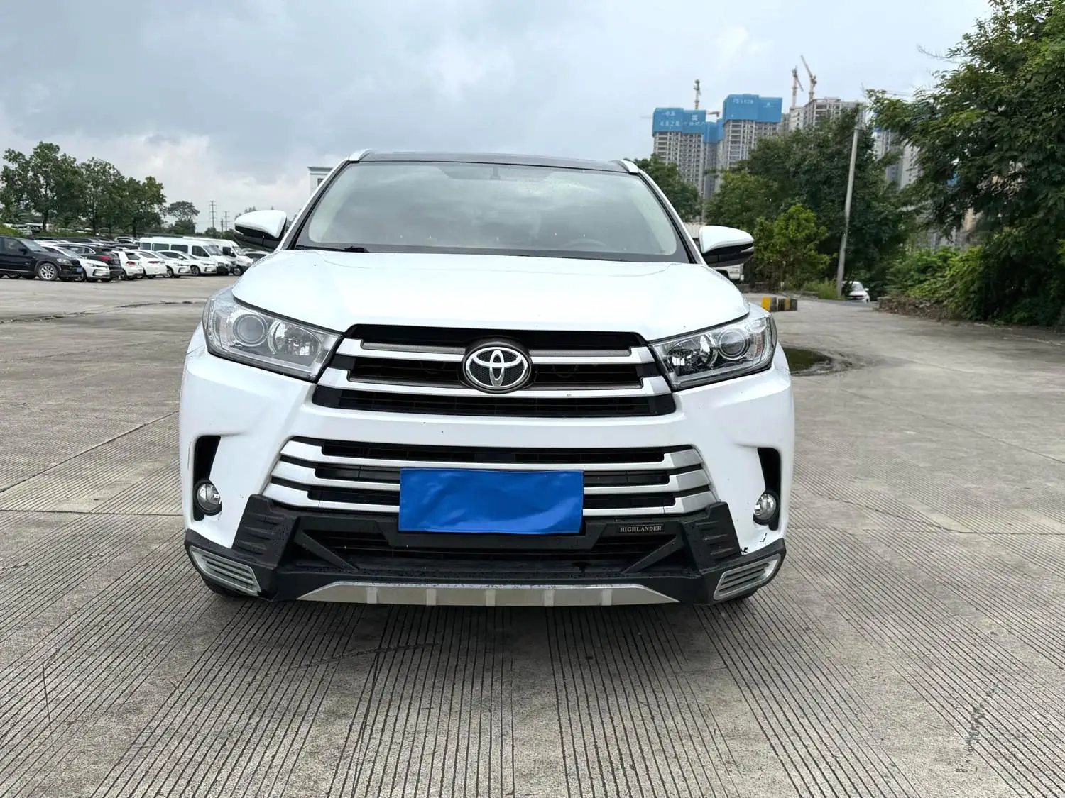 2016 Toyota Highlander - Main View