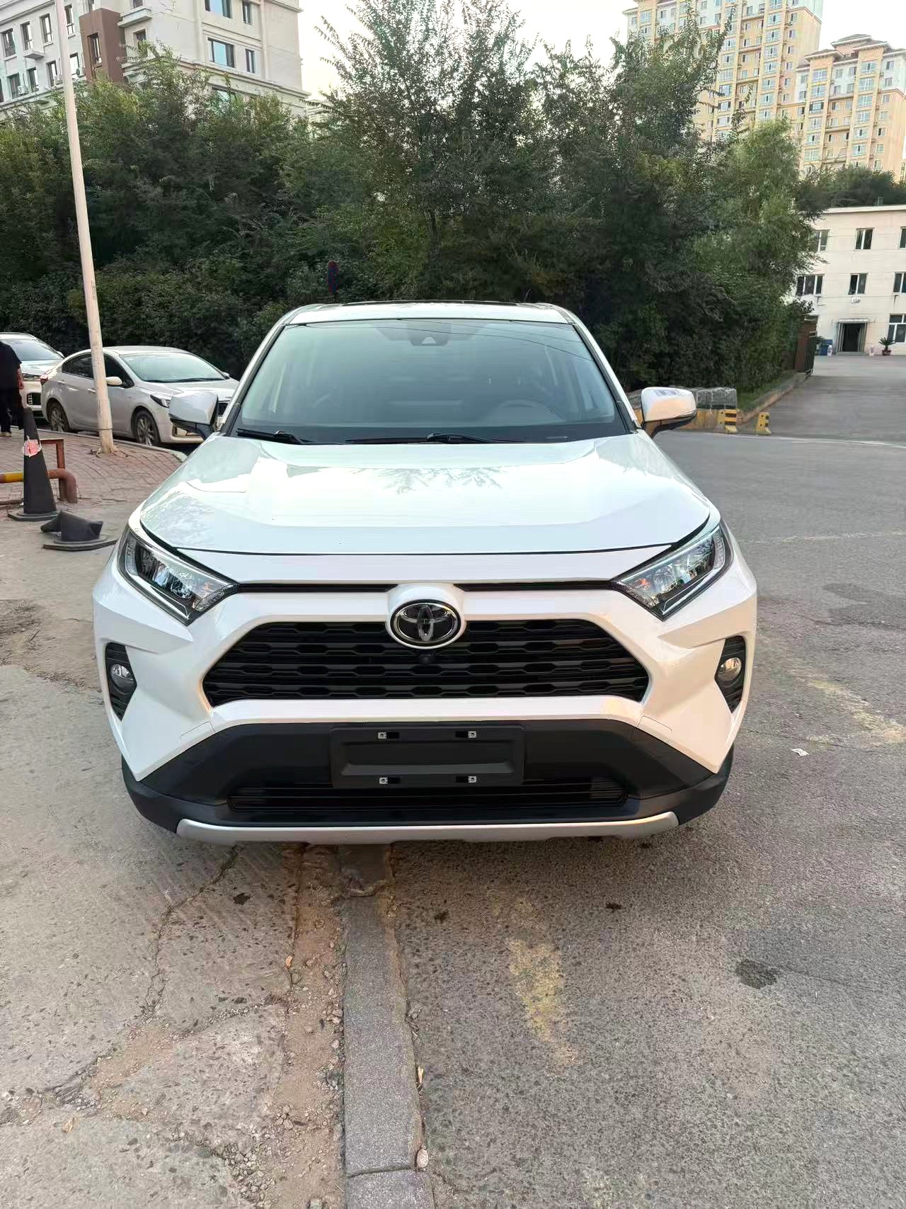 2021 Toyota RAV4 - Main View