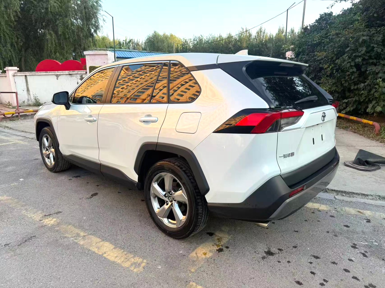 2021 Toyota RAV4 - Main View