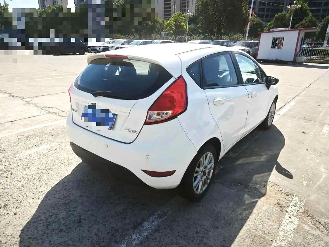 2013 Ford Fiesta - Main View