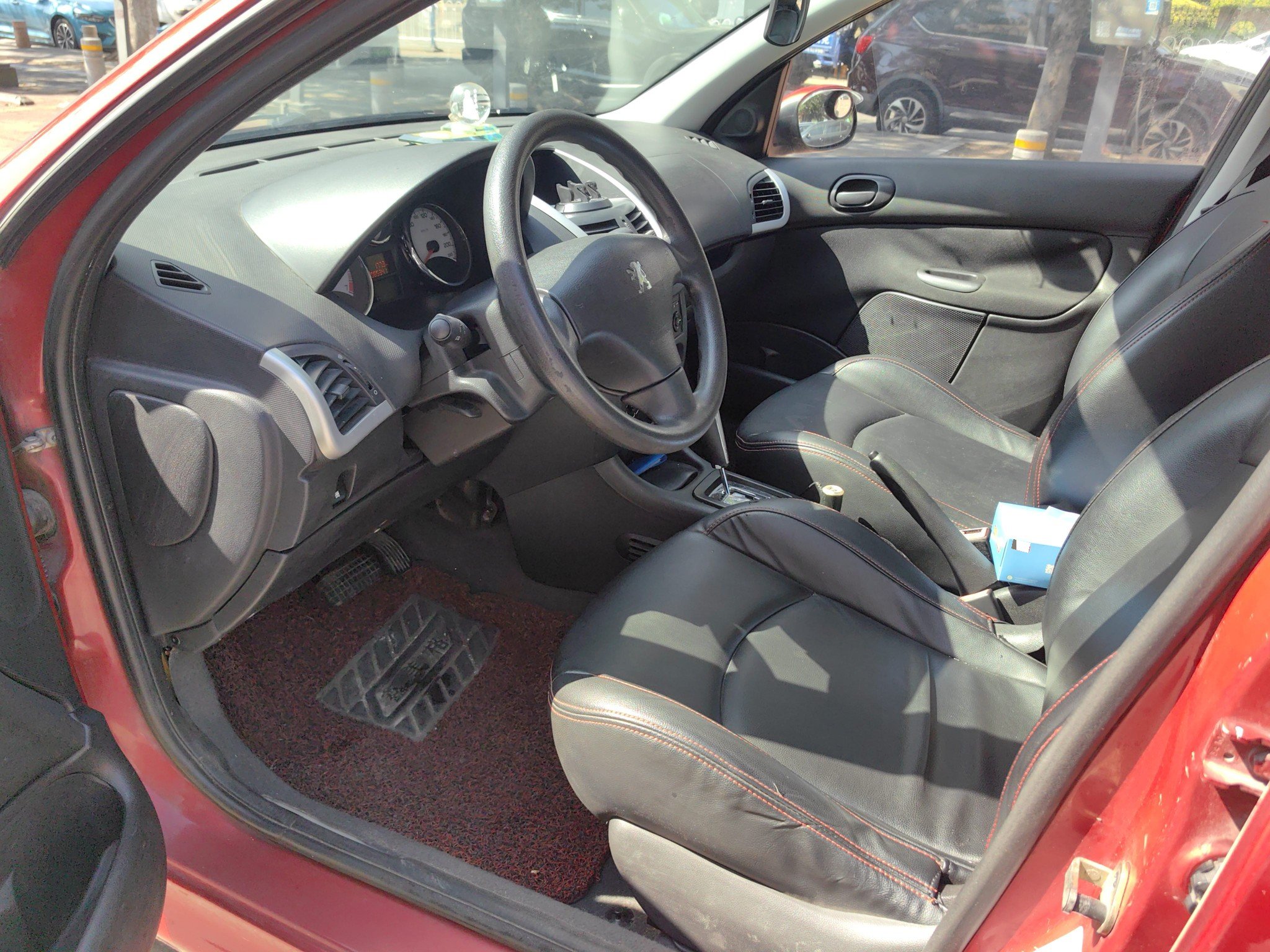 2011 Peugeot 207 - Main View