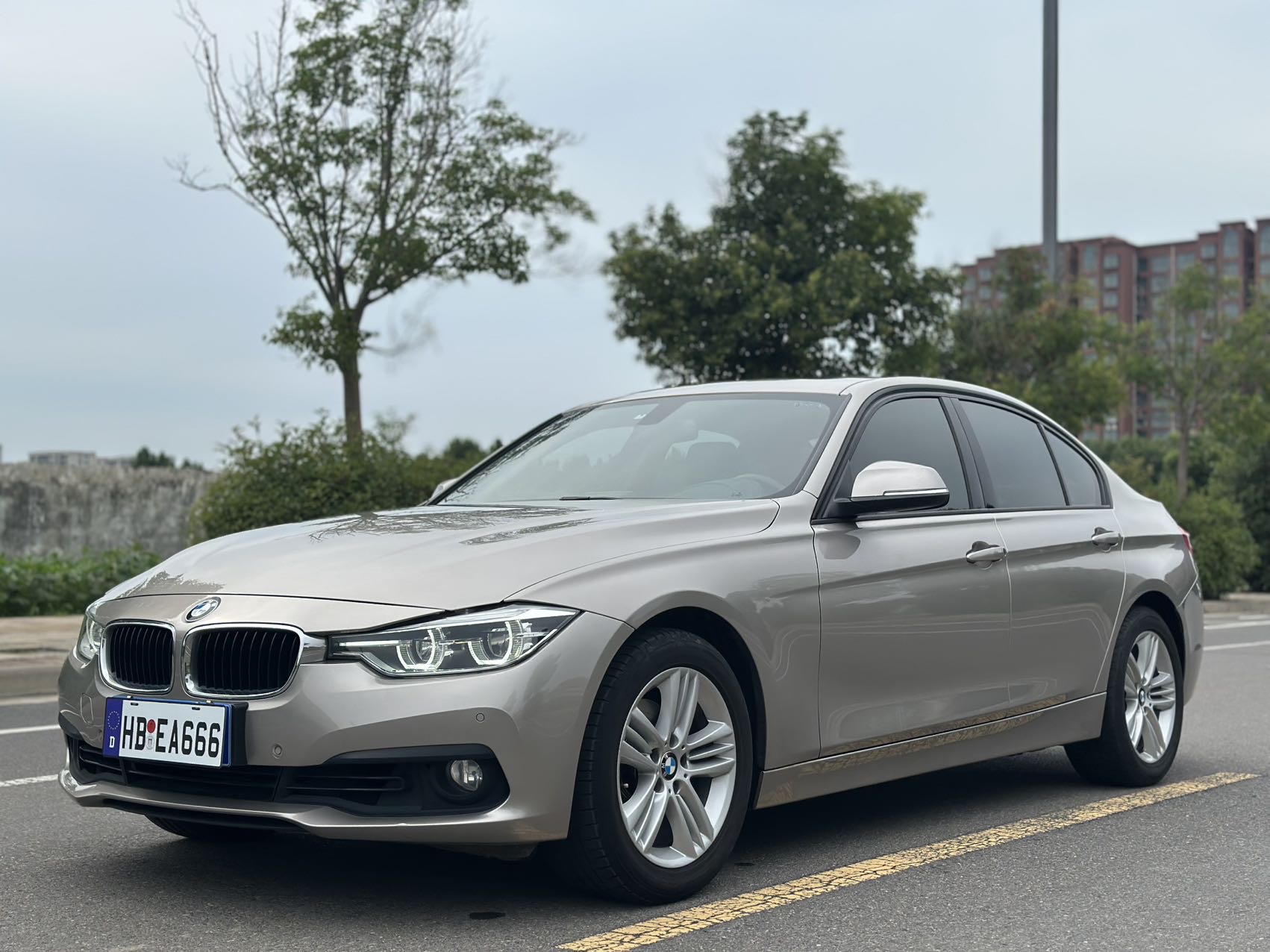 BMW 3 Series 318i